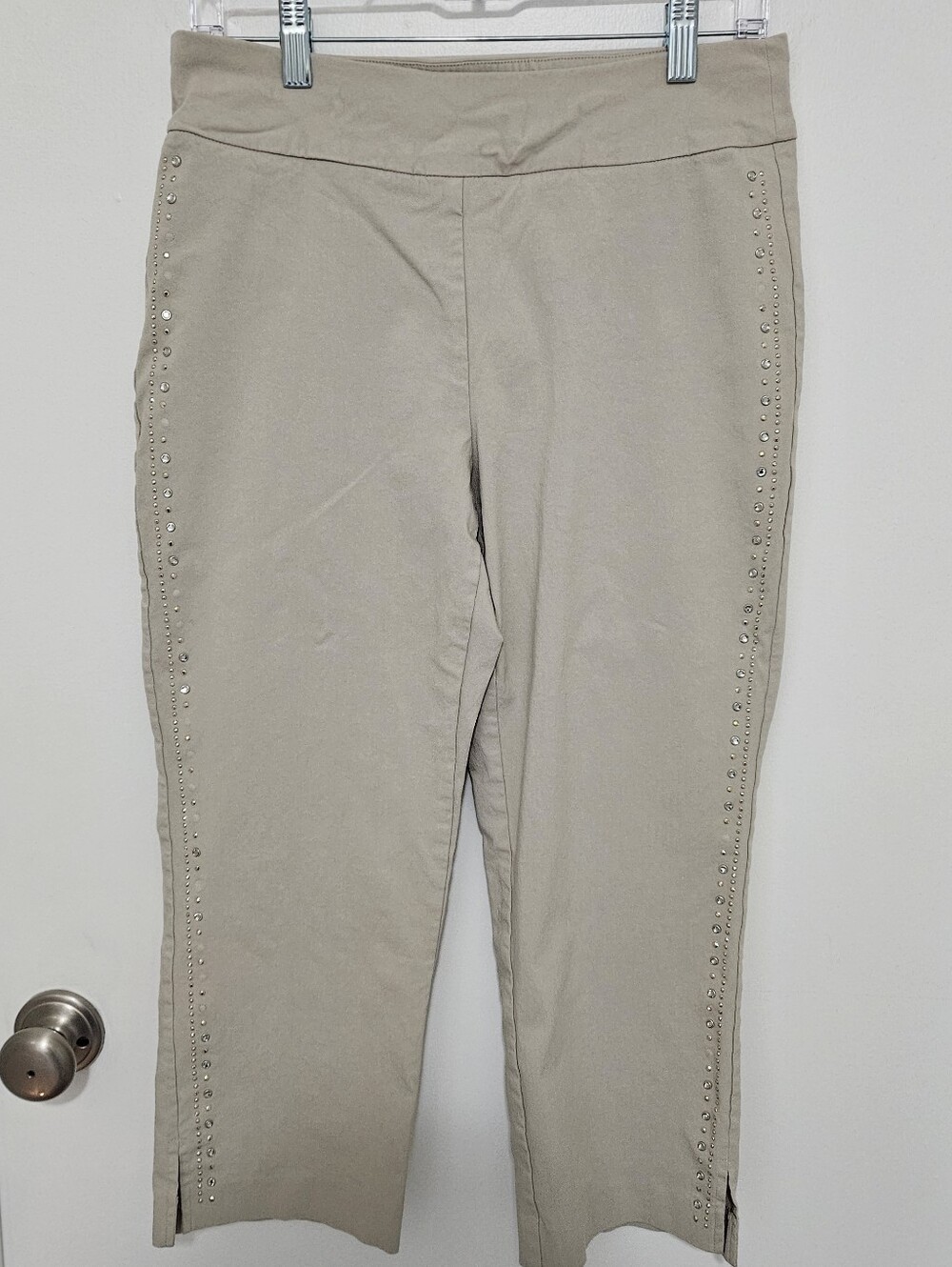 JM Collection Womens Beige Cropped Pull-On Pants with Stud Trim Size Medium